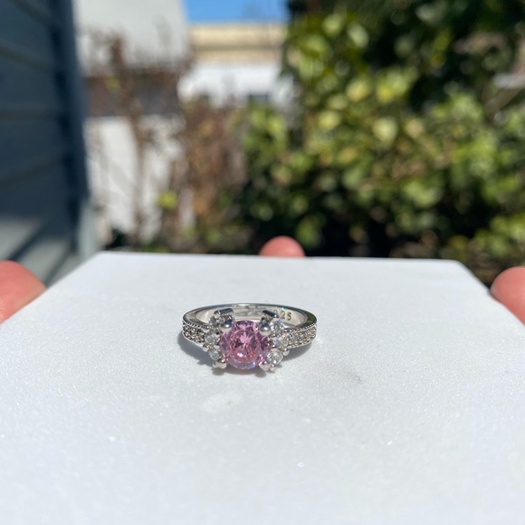 Circular pink diamond ring - Picture 3 of 3